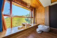 Yunxi Shang Viewing Homestay (Longji Terraces Thousand-Floor Sky Ladder Observation Deck) Hotels near Tiantouzhai
