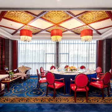 Howard Johnson Plaza Jindi