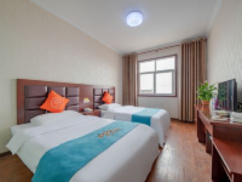 布丁连锁酒店(咸阳国际机场店) - 精选双床房