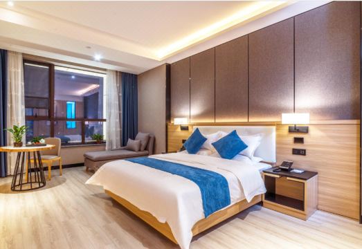 4. H 호텔 (허진..