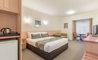 The Waverley International Hotel