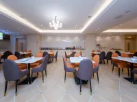 Vienna International Hotel(WuhanOpticsValleySquare-South-CentralUniversity for NationalitiesBranch) Hotels near Optics Valley