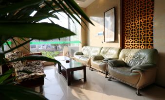 Junyi Chain Hotel (Fengcheng People's Hospital Xinglin Community Branch)