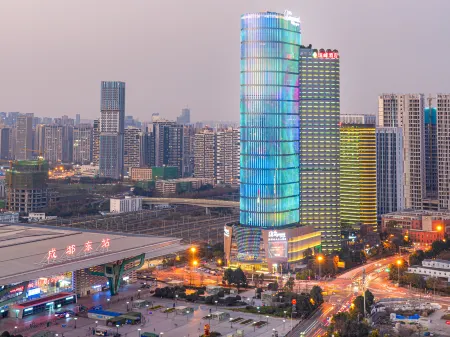 The Longemont Chengdu Отели рядом с достопримечательностью «Sichuan Normal University (East Campus)»