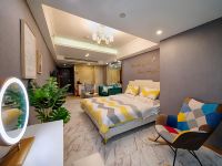 鹏城国际公寓(深圳ONE39店) - 高级港式大床房