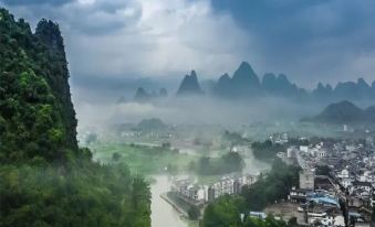 Yangshuo Xiping Hotel (20 RMB Background Observation Deck)