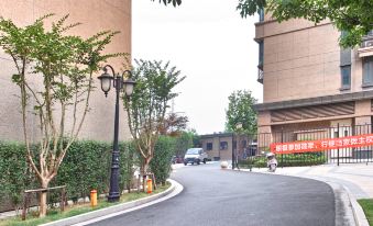 Xinyang Yunzhi Hotel