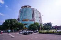 Nuoke E-Sports Hotel (Guilin Railway Station Xiangshan Park)