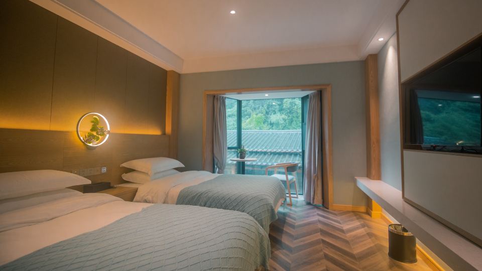 Guilin Taohuawu Mountain House Vacation Apartment