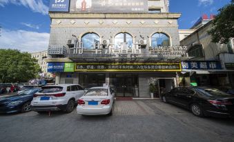 Huadong Hotel