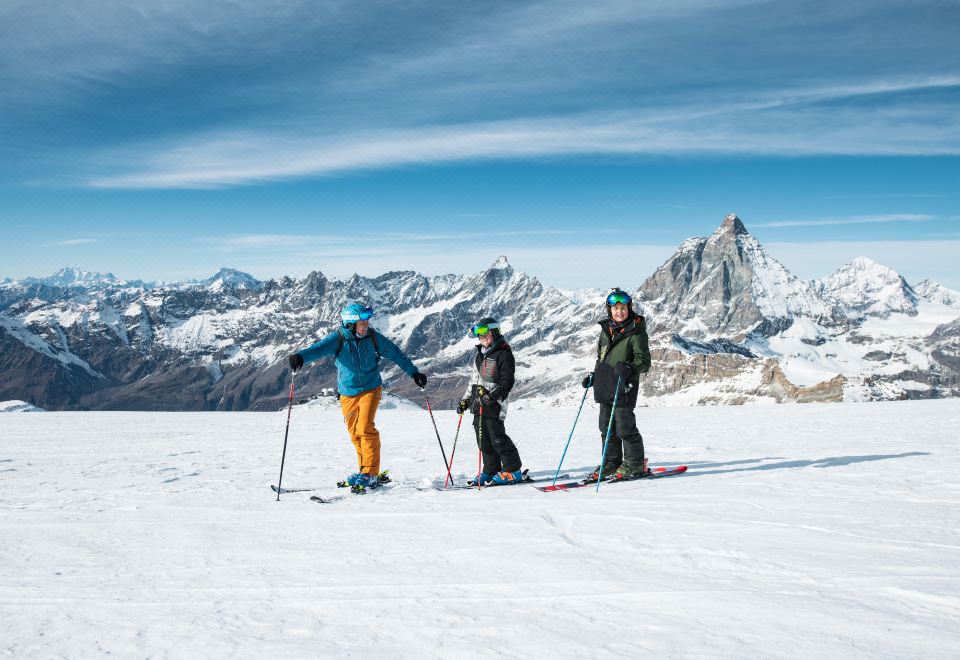 1. 로만티크 호텔 ..