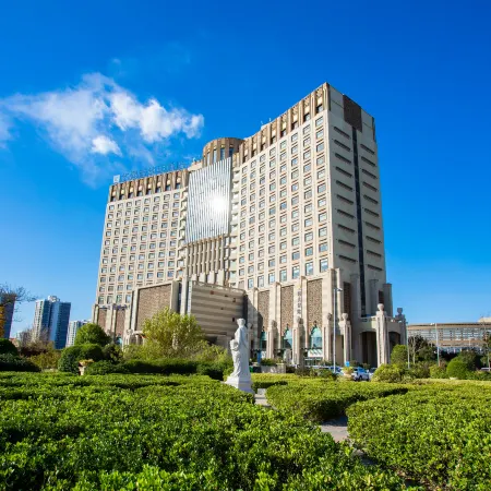 Anyang Huaqiang Nuohuating Hotel (Cultural and Sports Center Stadium)