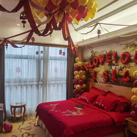Vienna International Hotel (Leshan high-speed railway station Jiaxing road gourmet street shop)