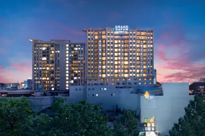 Grand Dafam Braga Bandung Hotels near Braga Street