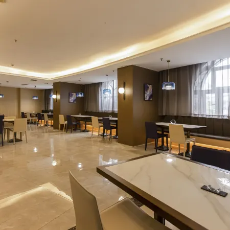 Starway Hotel (Longquan people's Square store)