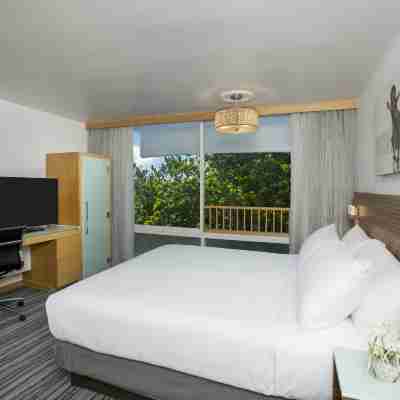 Grand Naniloa Hotel, a Doubletree by Hilton Rooms