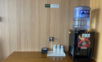 Luyating Hotel (Xiong'an New Area Rongcheng Aowei Road Branch)