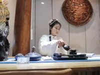 BuYueju Peacock Inn