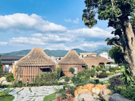 Xinxing Luxizhuyuan Homestay Отели в г. Синьсин