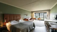 Van der Valk Hotel Apeldoorn - de Cantharel Hotels near Theekoepel tuin Oude Loo