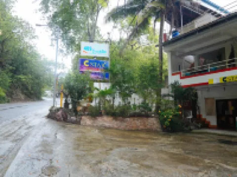 C Star Travellers Inn オスロブのホテル