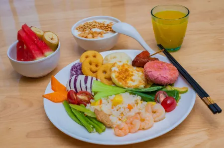 Quanji Boutique Hotel (High-tech Industrial Development Zone People's Government Branch) Отели в г. Алашань-Цзоци