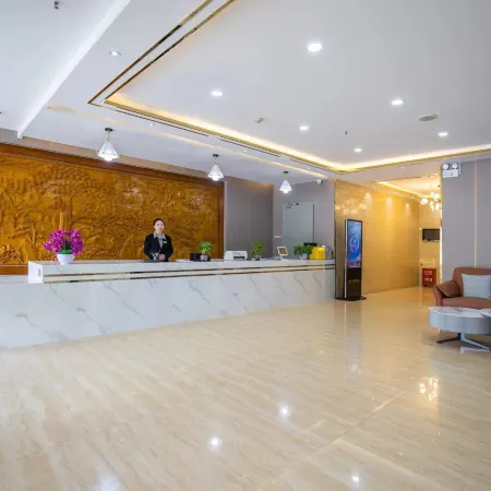 Silk Road Light Hotel (Wuwei Pedestrian Street Railway Station)