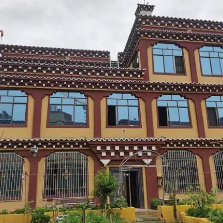 Batang Xiangjuge Hot Spring Homestay