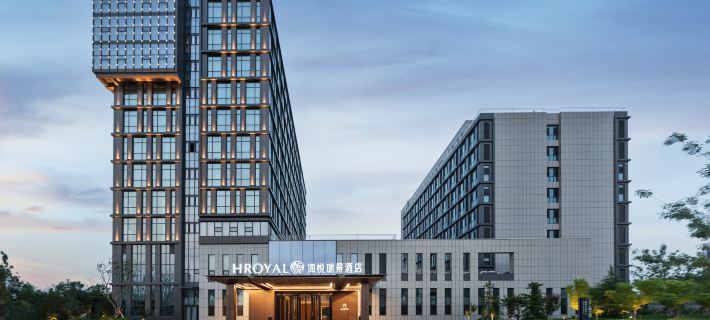 HROYAI HOTEL Ξενοδοχεία στην πόλη Ζίμπο