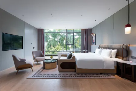 Zhaoqing Xinghu Lirui Hotel