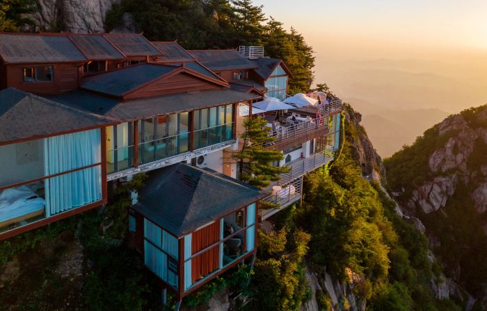 Laojunshan Zhenyun Cliff View B&B