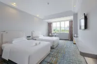 Light Grand Hotel Hotels in Fengdu