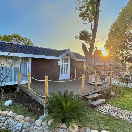 Cliff Flower RV Tent Hotel