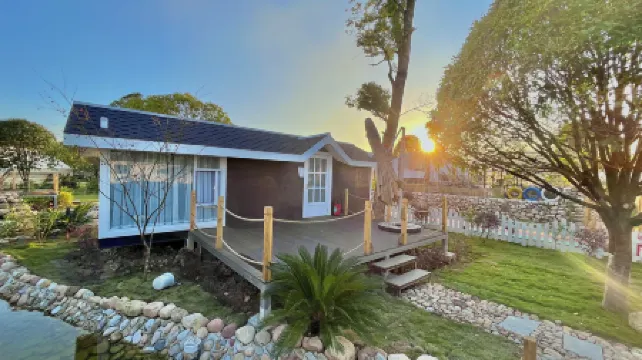 Cliff Flower RV Tent Hotel