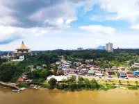 Natol Homestay- Riverbank Suites High Rise City Centre Hotels in Kuching