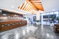 Binjiang Yizhan Hotel