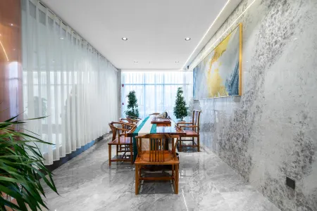 Lambo Bay Hotel Отели рядом с достопримечательностью «Yongle Passenger Transport Terminal»