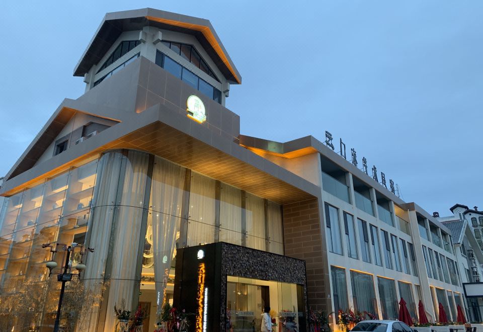 Yunmen East Art Homestay 넓은 테라스 또는 객실 전경