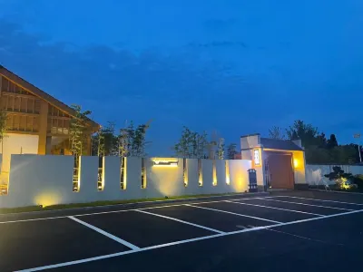 Jingmen Half Tea Beauty Hotel Hotels near مطار جينغمن جانغهه