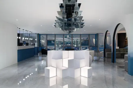 Xingzhi Yunbo Riverview Hotel (Chongqing Jiefangbei Hongyadong Branch) Отели рядом с достопримечательностью «Lanyuan»