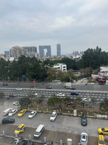 Hua Zhu Hotel (Luoxi Subway Station)