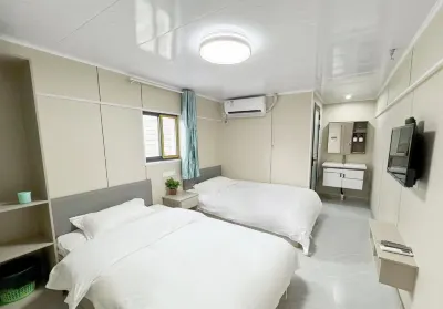 Jinhu Forun Hotel Hotels near Liushuwan Wetland Park