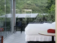 Ma Jiangtian Bibian Creek wild holiday camp Hotels in Majiang