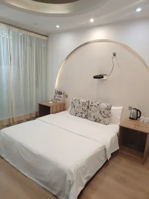Left Lane Theme Hotel Hotels in Qufu Normal University/Qufu Bus Station