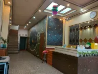 Zhonghe Express Hotel - parking