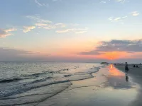 โรงแรมหลางหยู่จี ว่านเหว่ย ตงซิง (หาดทองคำบนเกาะว่านเหว่ย)