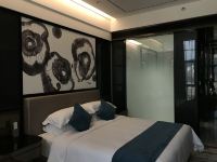 大自然四季酒店(泉州洛江店) - 四季典雅高级大床房