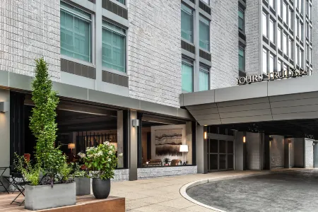 Yours Truly DC, Vignette Collection Отели рядом с достопримечательностью «Собор Святого апостола Матфея»