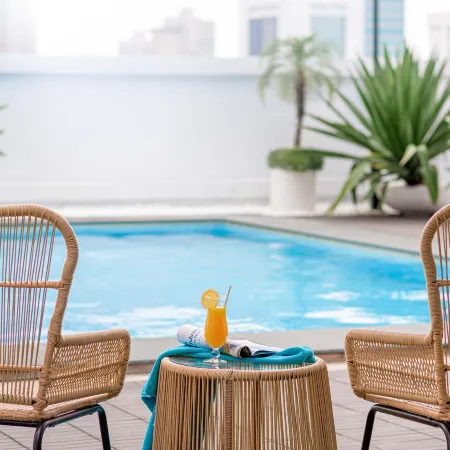 Howard Plaza Hotel Kaohsiung Отели рядом с достопримечательностью «Станция метро Weiwuying»