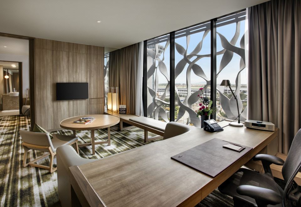 2. Crowne P..
